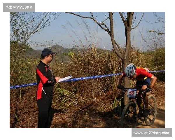 青少年冠军赛裁判实地考察赛道,部署安全工作流程